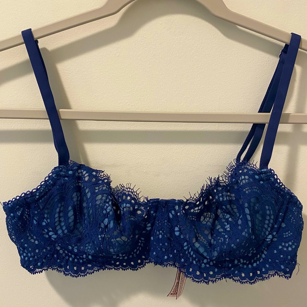 Navy Blue Lace Victoria’s Secret Bra